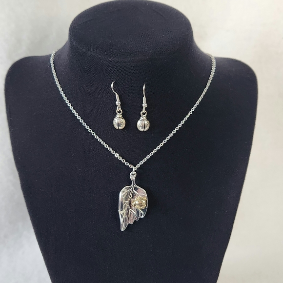 Lucky You Leaf Gold And Silver Metal Lady Bug Necklace & Earring Set - Picture 1 of 8